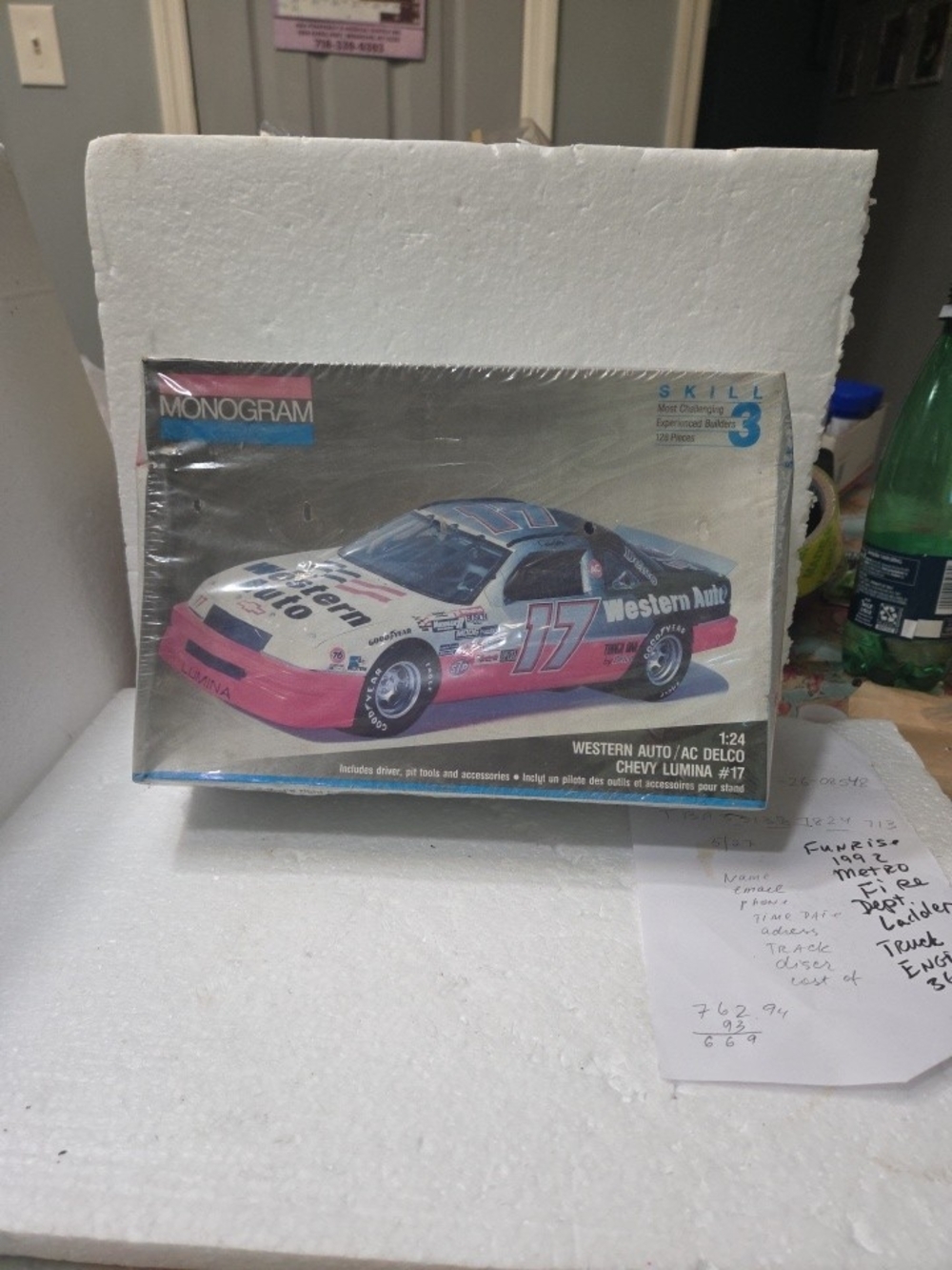 Monogram 1:24 Western Auto/AC Delco Chevy Lumina #17 Model Kit